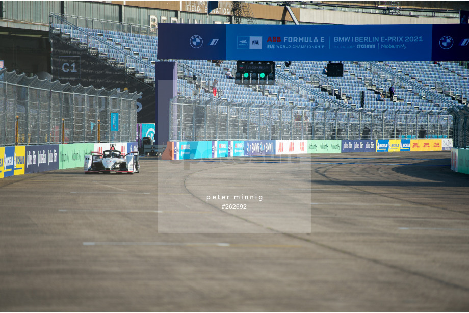 Spacesuit Collections Photo ID 262692, Peter Minnig, Berlin ePrix, Germany, 14/08/2021 08:02:21