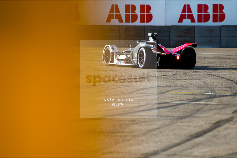 Spacesuit Collections Photo ID 262704, Peter Minnig, Berlin ePrix, Germany, 14/08/2021 08:03:29