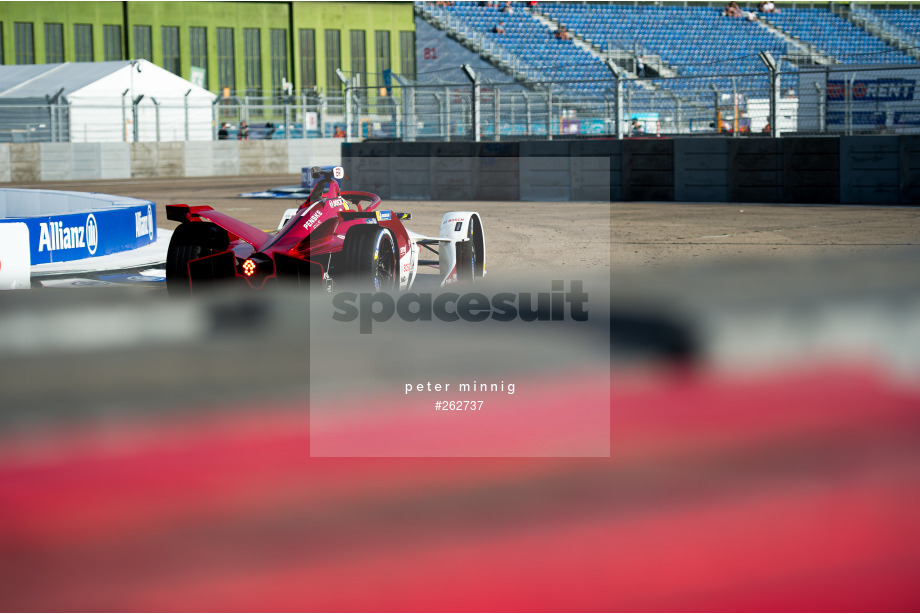 Spacesuit Collections Photo ID 262737, Peter Minnig, Berlin ePrix, Germany, 14/08/2021 08:13:31