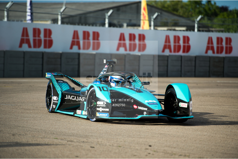 Spacesuit Collections Photo ID 262750, Peter Minnig, Berlin ePrix, Germany, 14/08/2021 08:15:08