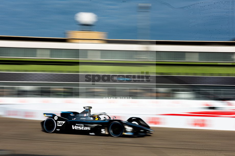 Spacesuit Collections Photo ID 262804, Peter Minnig, Berlin ePrix, Germany, 14/08/2021 08:12:40