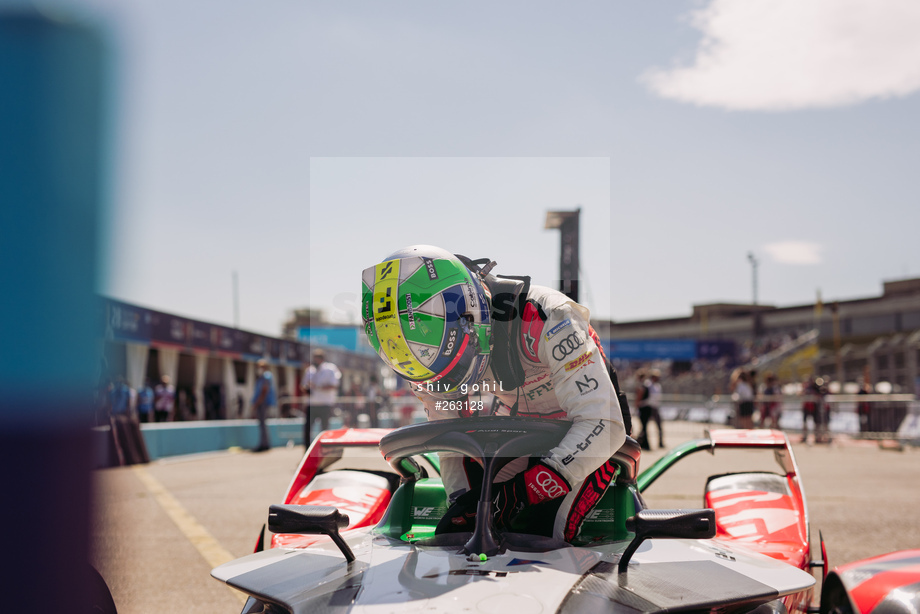 Spacesuit Collections Photo ID 263128, Shiv Gohil, Berlin ePrix, Germany, 14/08/2021 14:53:26