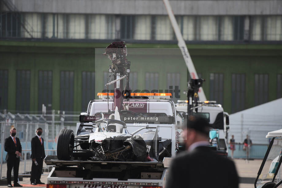 Spacesuit Collections Photo ID 264887, Peter Minnig, Berlin ePrix, Germany, 15/08/2021 15:48:54