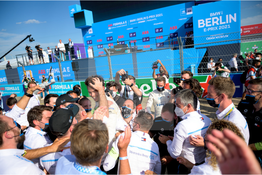 Spacesuit Collections Photo ID 265353, Peter Minnig, Berlin ePrix, Germany, 15/08/2021 16:57:26