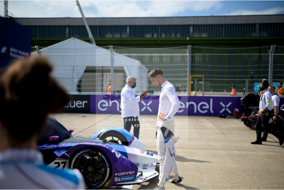 Spacesuit Collections Photo ID 265778, Peter Minnig, Berlin ePrix, Germany, 15/08/2021 15:04:26