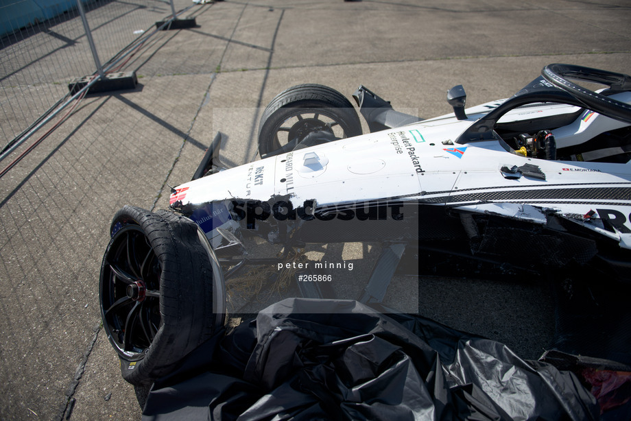 Spacesuit Collections Photo ID 265866, Peter Minnig, Berlin ePrix, Germany, 15/08/2021 16:29:52