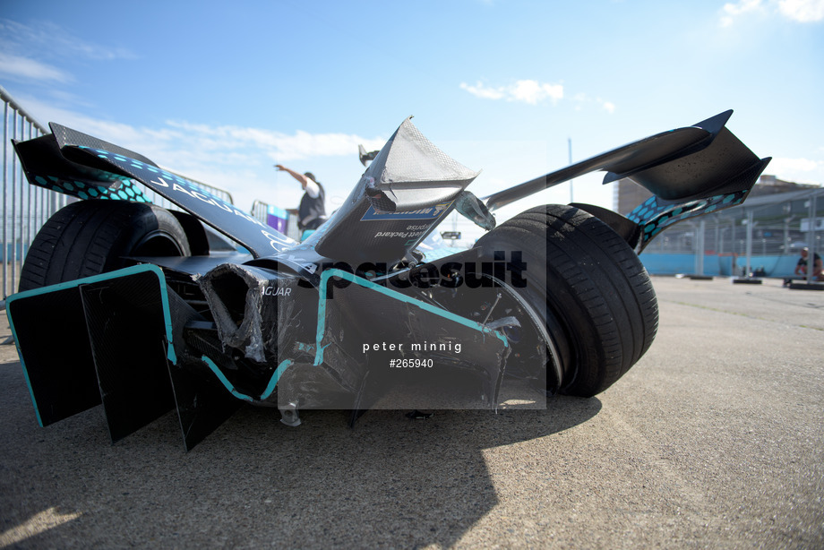 Spacesuit Collections Photo ID 265940, Peter Minnig, Berlin ePrix, Germany, 15/08/2021 16:30:53