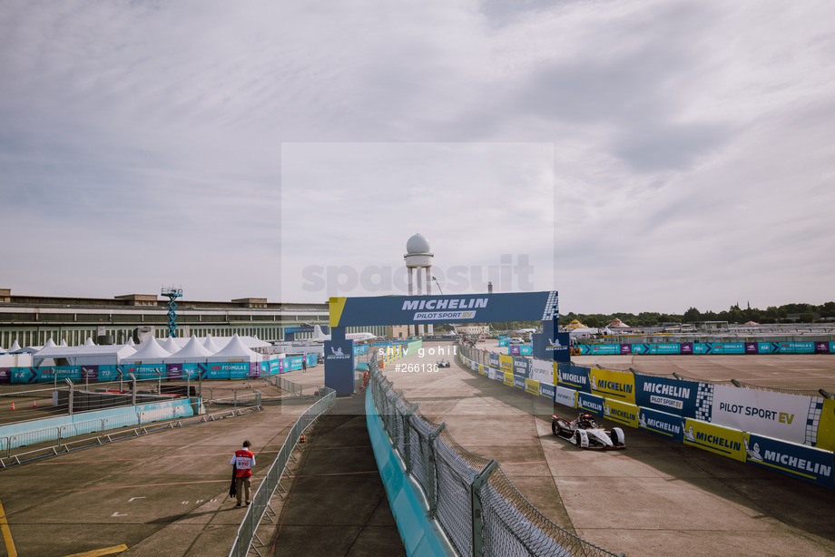 Spacesuit Collections Photo ID 266136, Shiv Gohil, Berlin ePrix, Germany, 15/08/2021 09:37:36