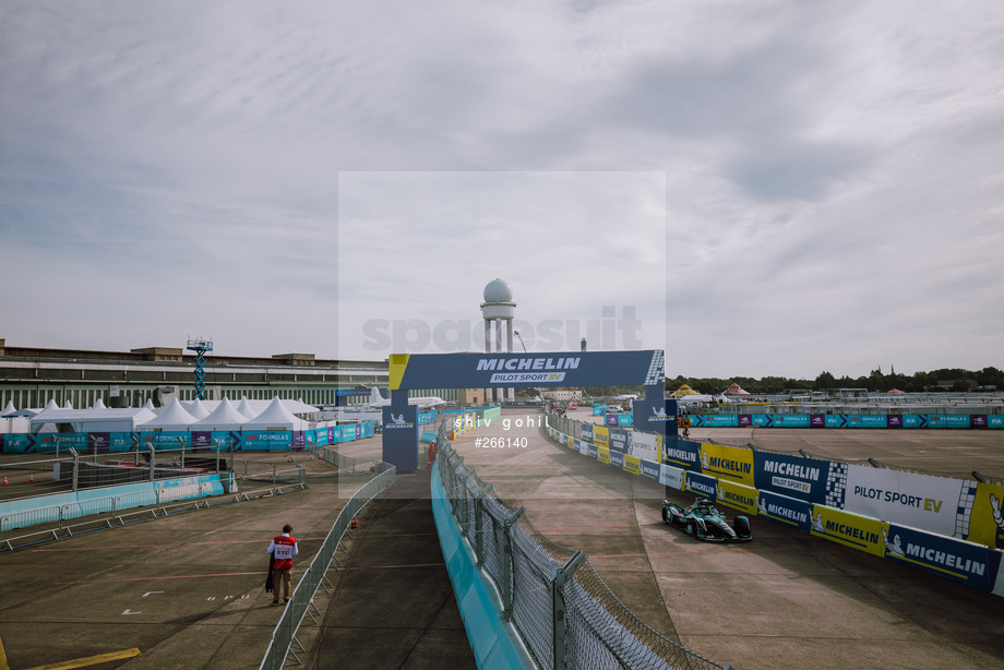 Spacesuit Collections Photo ID 266140, Shiv Gohil, Berlin ePrix, Germany, 15/08/2021 09:37:03