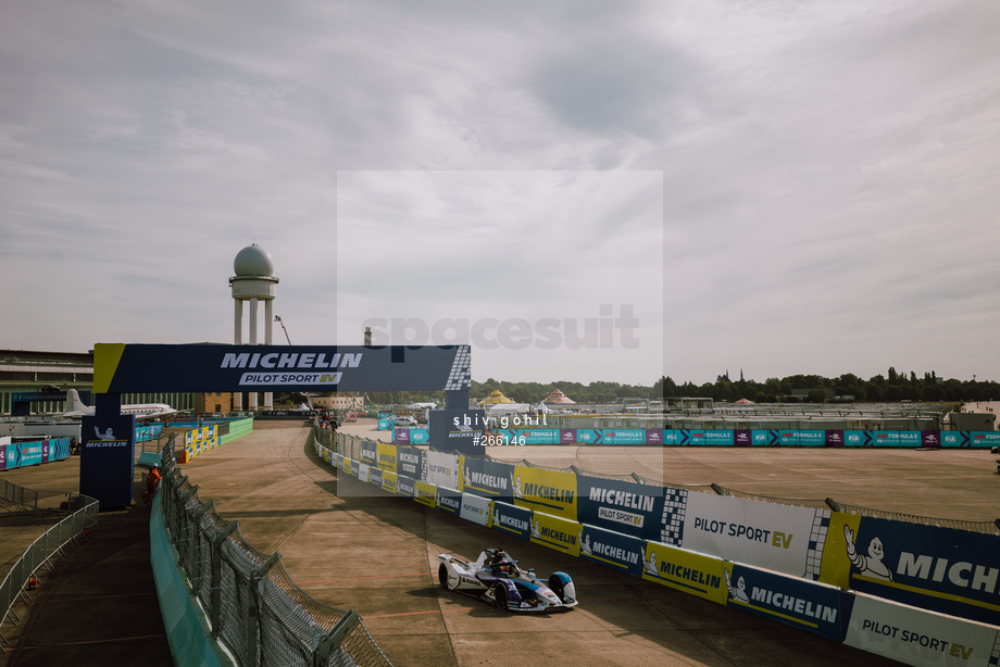 Spacesuit Collections Photo ID 266146, Shiv Gohil, Berlin ePrix, Germany, 15/08/2021 09:35:17