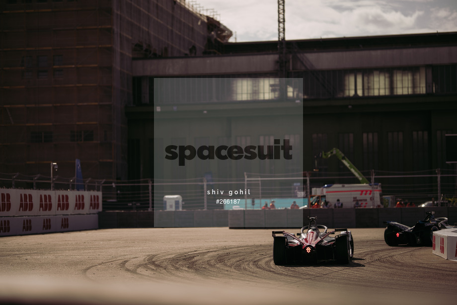 Spacesuit Collections Photo ID 266187, Shiv Gohil, Berlin ePrix, Germany, 15/08/2021 16:19:38