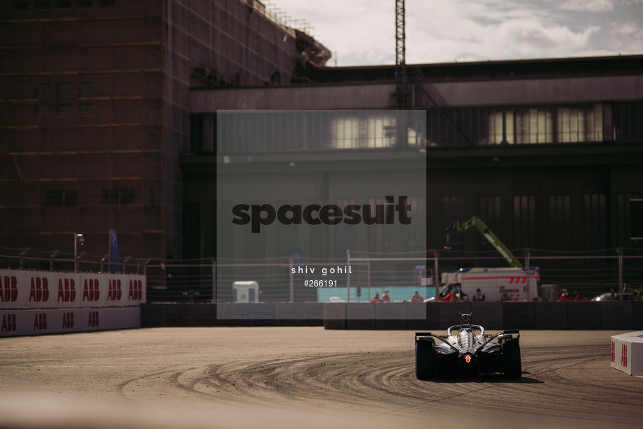 Spacesuit Collections Photo ID 266191, Shiv Gohil, Berlin ePrix, Germany, 15/08/2021 16:19:35