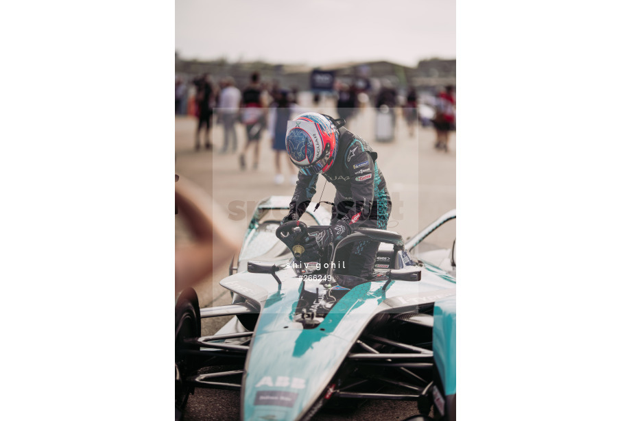 Spacesuit Collections Photo ID 266249, Shiv Gohil, Berlin ePrix, Germany, 15/08/2021 15:02:33