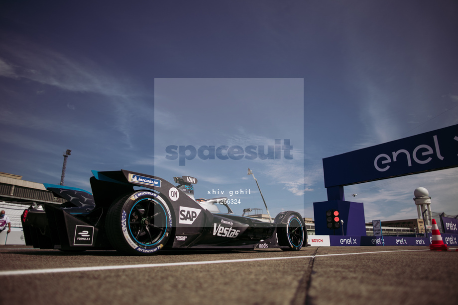 Spacesuit Collections Photo ID 266324, Shiv Gohil, Berlin ePrix, Germany, 15/08/2021 12:16:43