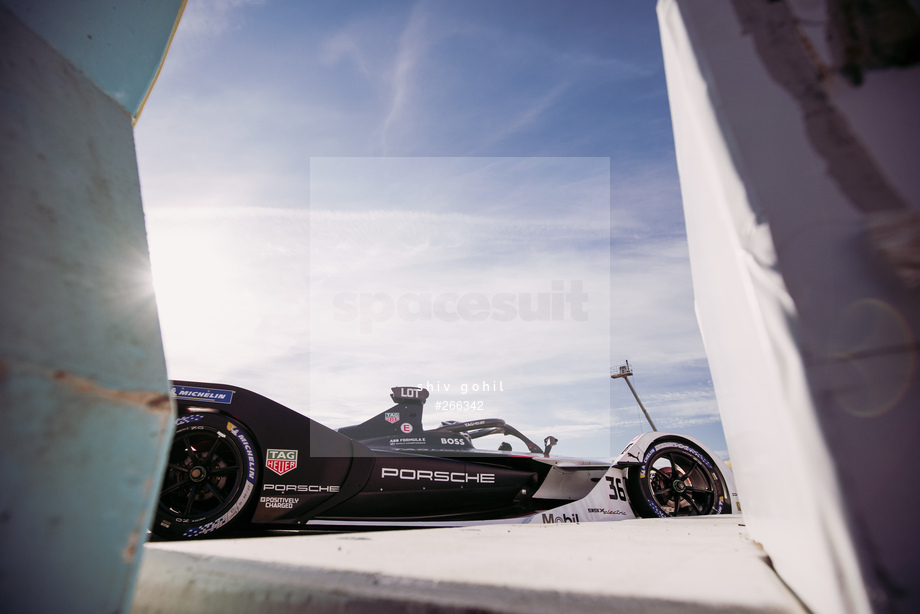 Spacesuit Collections Photo ID 266342, Shiv Gohil, Berlin ePrix, Germany, 15/08/2021 08:29:51