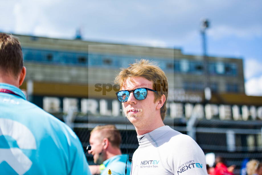 Spacesuit Collections Photo ID 27075, Nat Twiss, Berlin ePrix, Germany, 10/06/2017 15:43:21