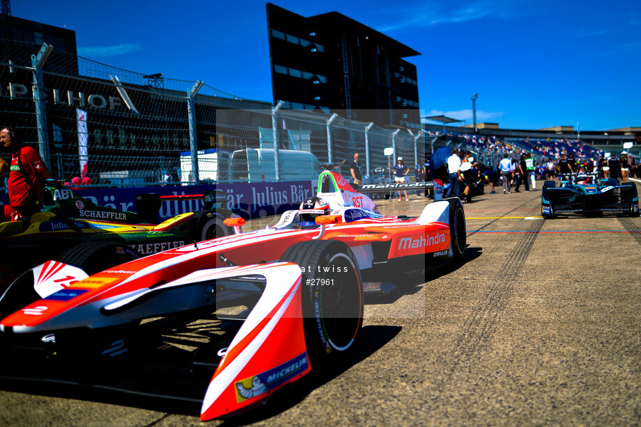 Spacesuit Collections Photo ID 27961, Nat Twiss, Berlin ePrix, Germany, 11/06/2017 15:30:31