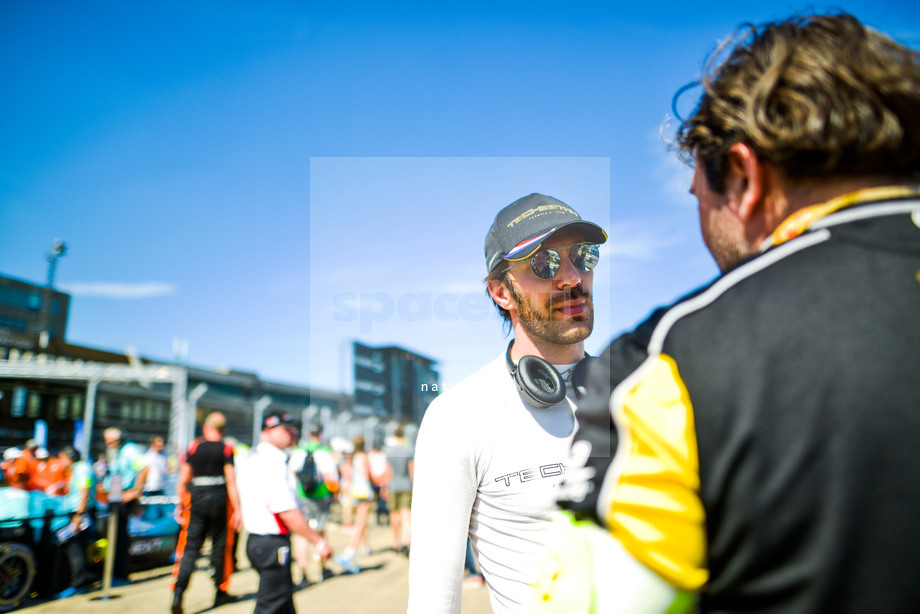 Spacesuit Collections Photo ID 27971, Nat Twiss, Berlin ePrix, Germany, 11/06/2017 15:33:38