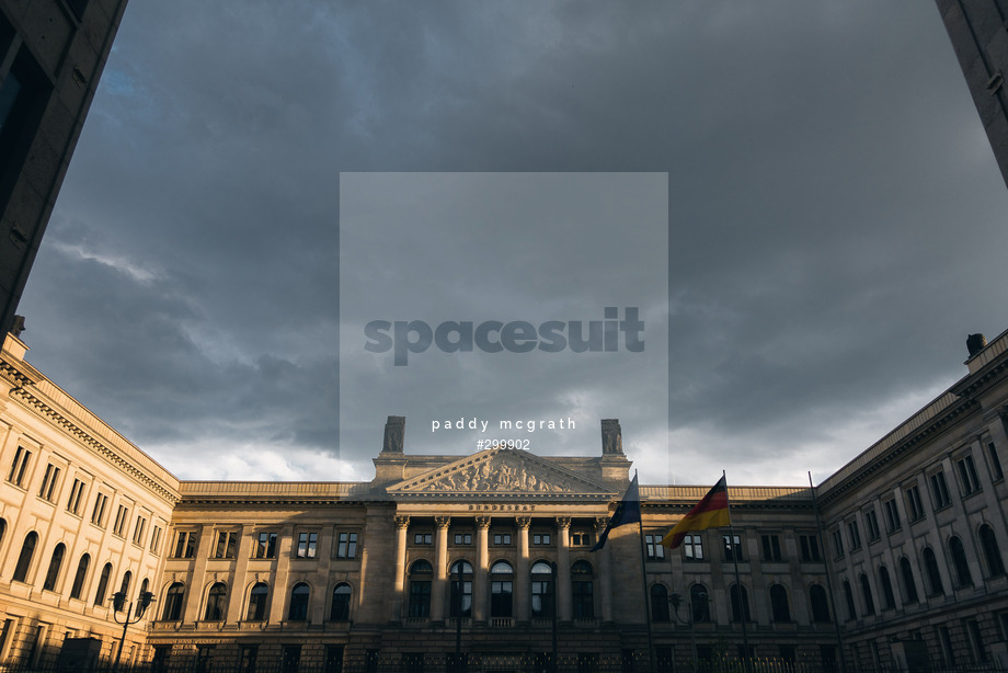 Spacesuit Collections Photo ID 299902, Paddy McGrath, Berlin ePrix, Germany, 11/05/2022 18:08:46