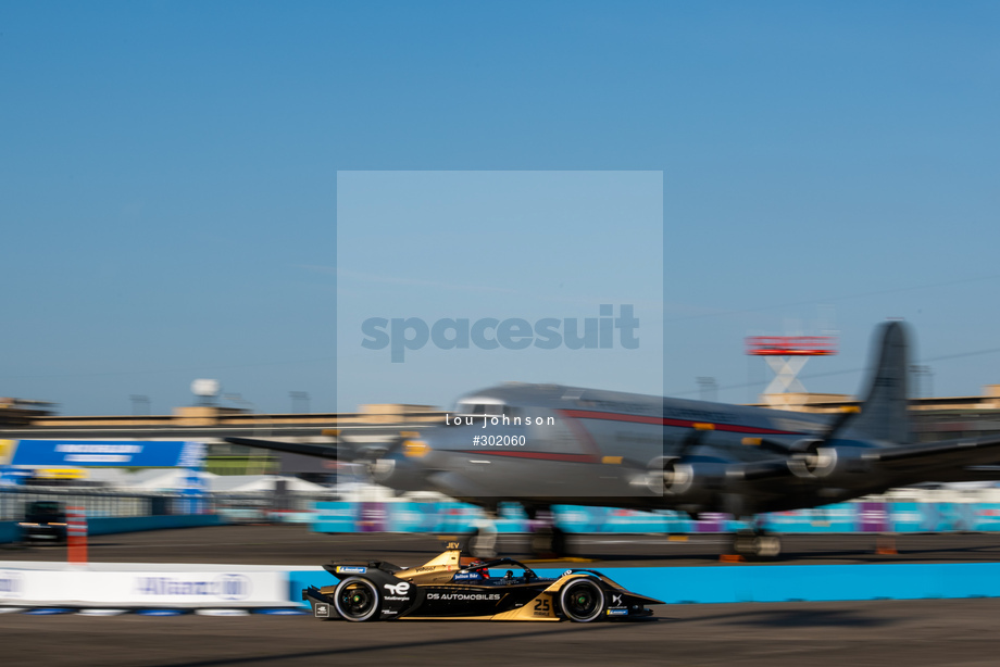 Spacesuit Collections Photo ID 302060, Lou Johnson, Berlin ePrix, Germany, 14/05/2022 07:30:07