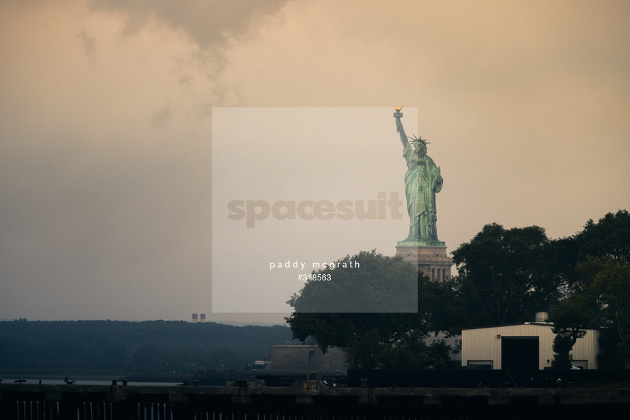 Spacesuit Collections Photo ID 318563, Paddy McGrath, New York City ePrix, United States, 16/07/2022 06:42:05