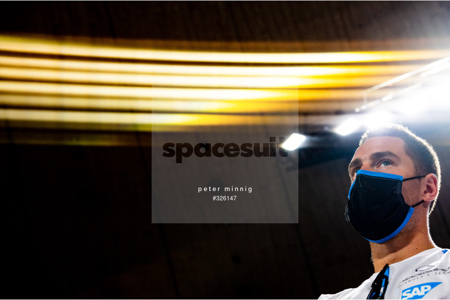 Spacesuit Collections Photo ID 326147, Peter Minnig, Seoul ePrix, Korea, 12/08/2022 14:20:48