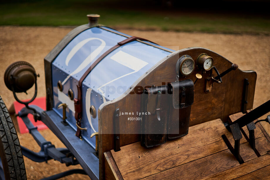 Spacesuit Collections Image ID 331301, James Lynch, Concours of Elegance, UK, 02/09/2022 14:01:48