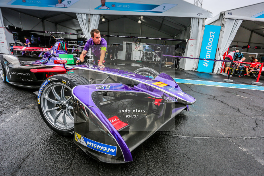 Spacesuit Collections Photo ID 34737, Andy Clary, New York ePrix, 14/07/2017 11:41:11