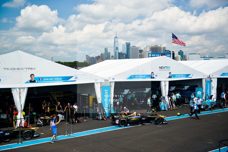 Spacesuit Collections Photo ID 35380, Nat Twiss, New York ePrix, United States, 15/07/2017 12:38:45