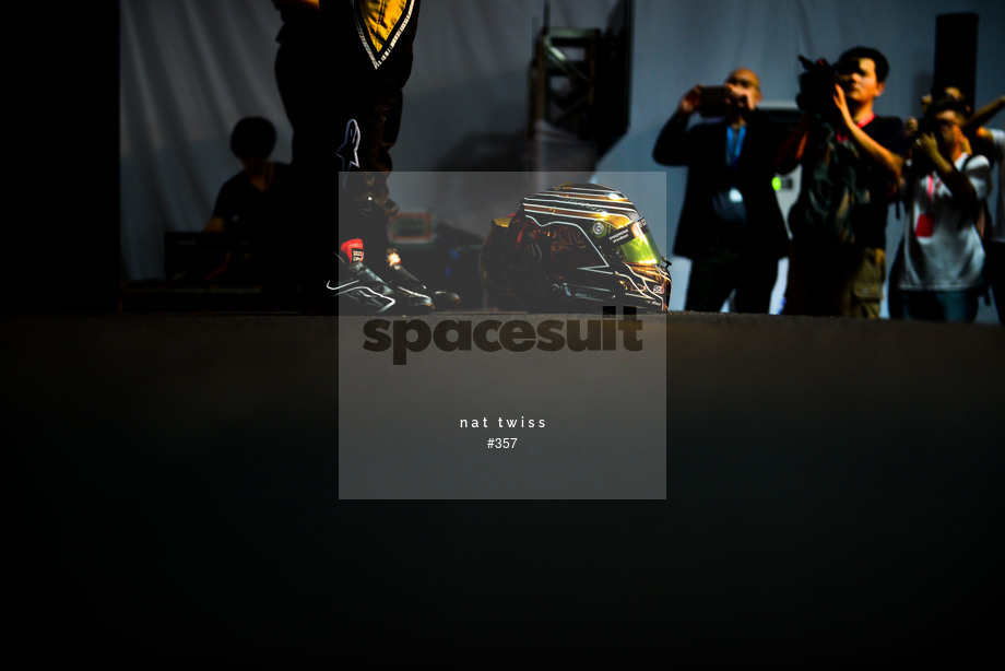 Spacesuit Collections Photo ID 357, Nat Twiss, Hong Kong ePrix, Hong Kong, 07/10/2016 16:23:18