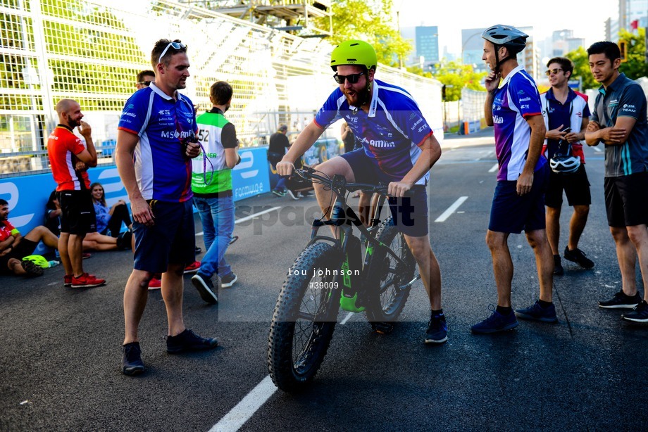 Spacesuit Collections Photo ID 39009, Lou Johnson, Montreal ePrix, Canada, 28/07/2017 17:42:21