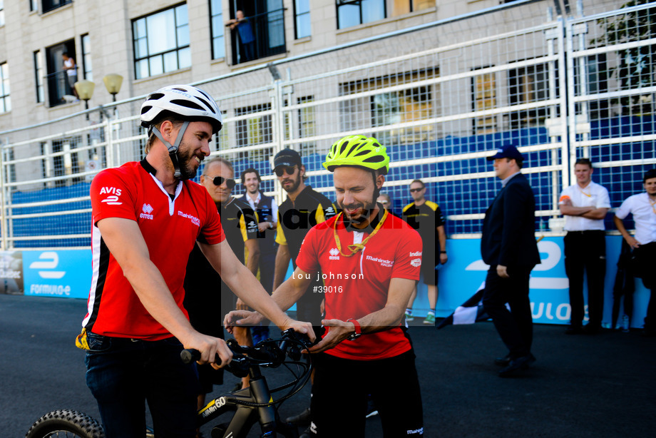 Spacesuit Collections Photo ID 39016, Lou Johnson, Montreal ePrix, Canada, 28/07/2017 17:49:27