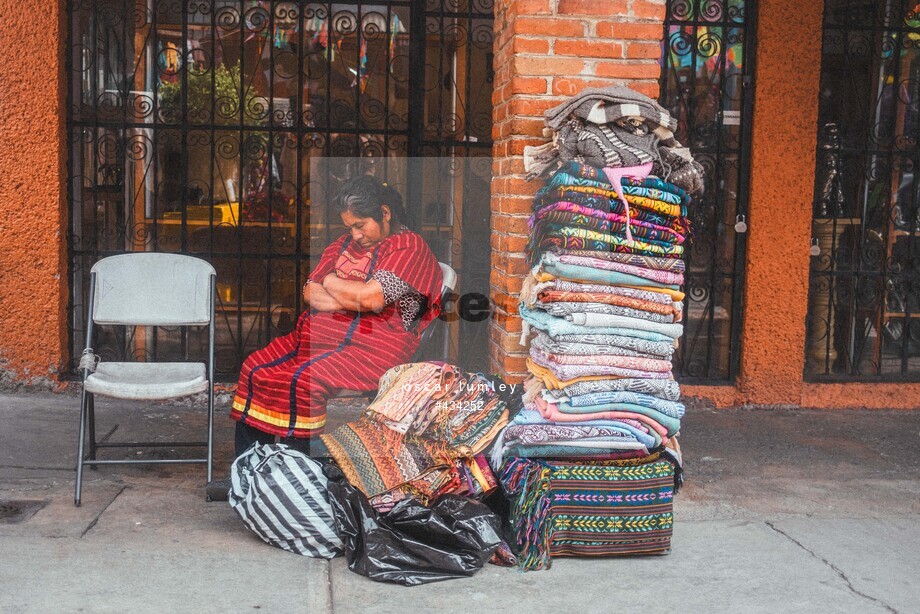 Spacesuit Collections Photo ID 434252, Oscar Lumley, Mexico City ePrix, Mexico, 10/01/2024 19:49:17