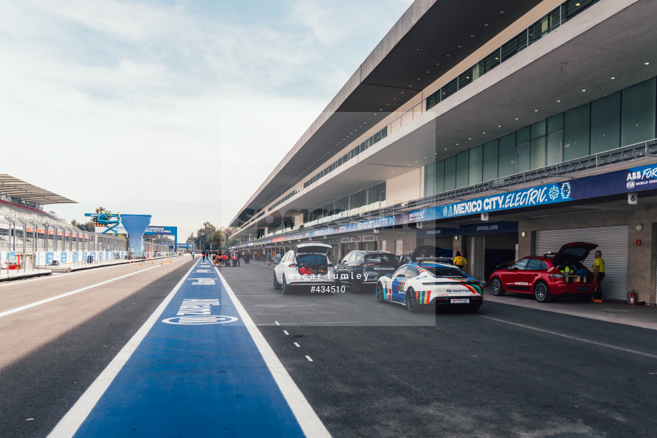 Spacesuit Collections Photo ID 434510, Oscar Lumley, Mexico City ePrix, Mexico, 11/01/2024 12:06:04