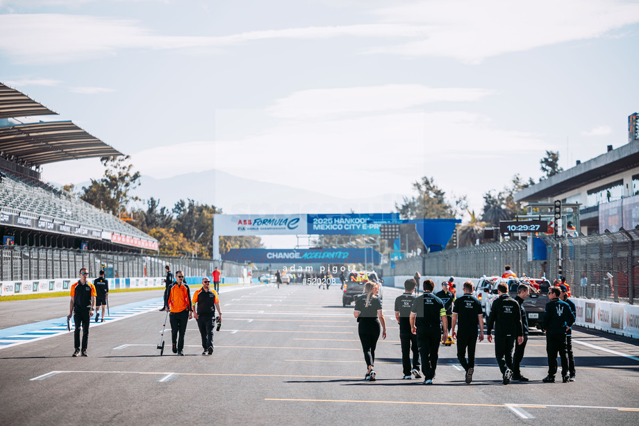 Spacesuit Collections Photo ID 520208, Adam Pigott, Mexico City ePrix, Mexico, 10/01/2025 13:29:03