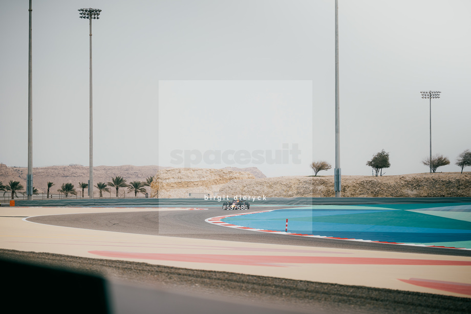 Spacesuit Collections Photo ID 537586, Birgit Dieryck, Formula 1 Aramco Pre-season Testing, Bahrain, 26/02/2025 11:21:36