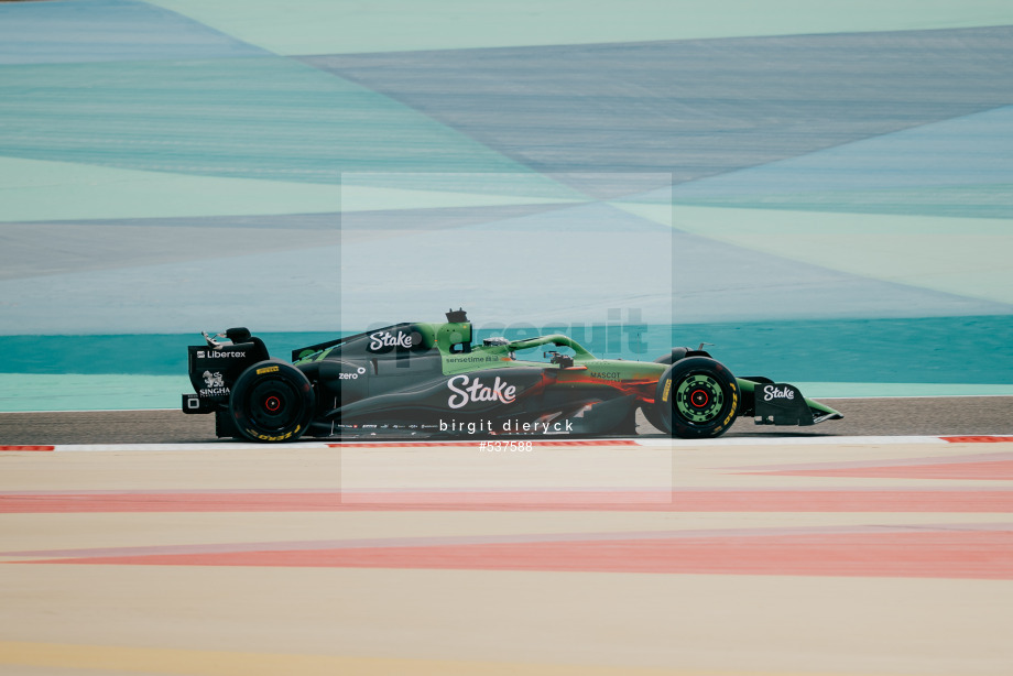 Spacesuit Collections Photo ID 537588, Birgit Dieryck, Formula 1 Aramco Pre-season Testing, Bahrain, 26/02/2025 11:21:47