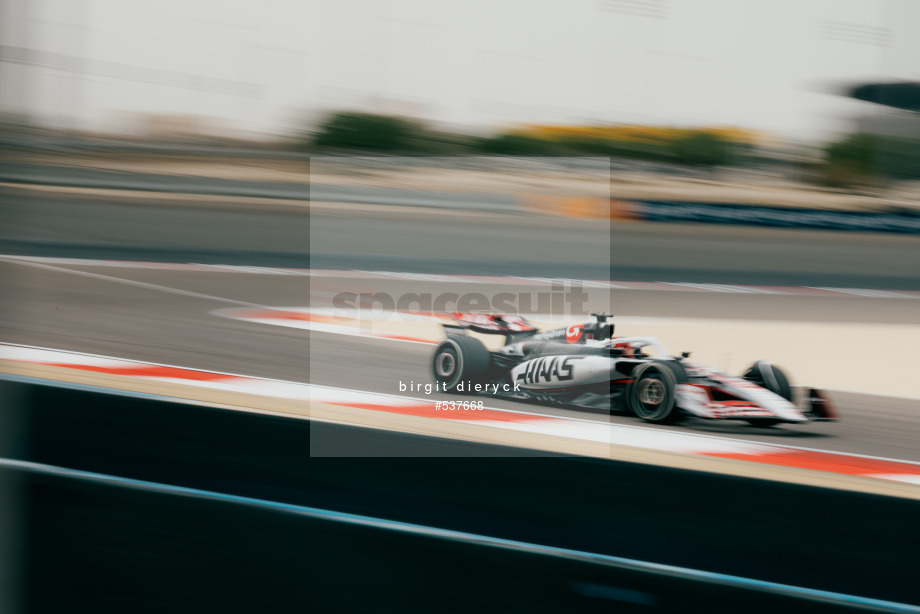 Spacesuit Collections Photo ID 537668, Birgit Dieryck, Formula 1 Aramco Pre-season Testing, Bahrain, 27/02/2025 10:29:51