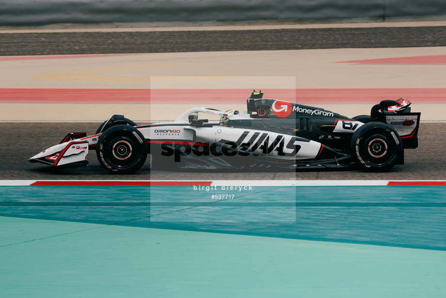 Spacesuit Collections Photo ID 537717, Birgit Dieryck, Formula 1 Aramco Pre-season Testing, Bahrain, 27/02/2025 15:42:33