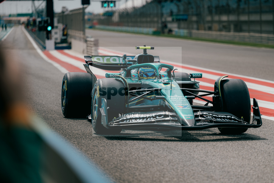 Spacesuit Collections Photo ID 537960, Birgit Dieryck, Formula 1 Aramco Pre-season Testing, Bahrain, 28/02/2025 11:25:12