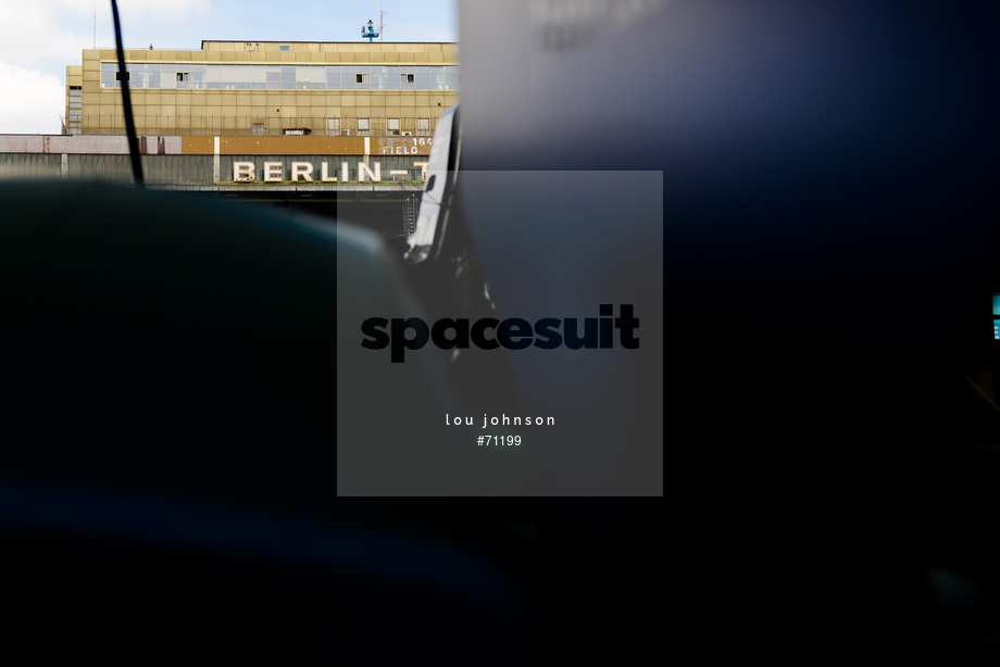 Spacesuit Collections Photo ID 71199, Lou Johnson, Berlin ePrix, Germany, 17/05/2018 12:05:17