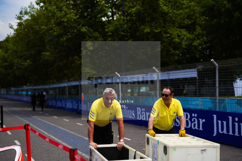 Spacesuit Collections Photo ID 8150, Dan Bathie, Buenos Aires ePrix, Argentina, 16/02/2017 14:30:30