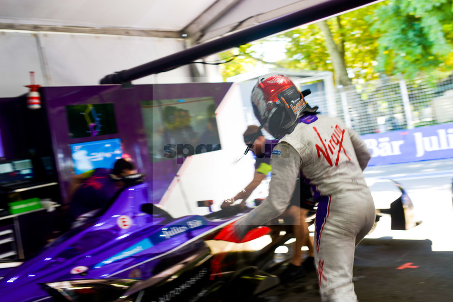 Spacesuit Collections Photo ID 8821, Nat Twiss, Buenos Aires ePrix, Argentina, 17/02/2017 15:13:39