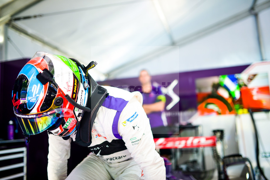 Spacesuit Collections Photo ID 8842, Nat Twiss, Buenos Aires ePrix, Argentina, 17/02/2017 14:57:10