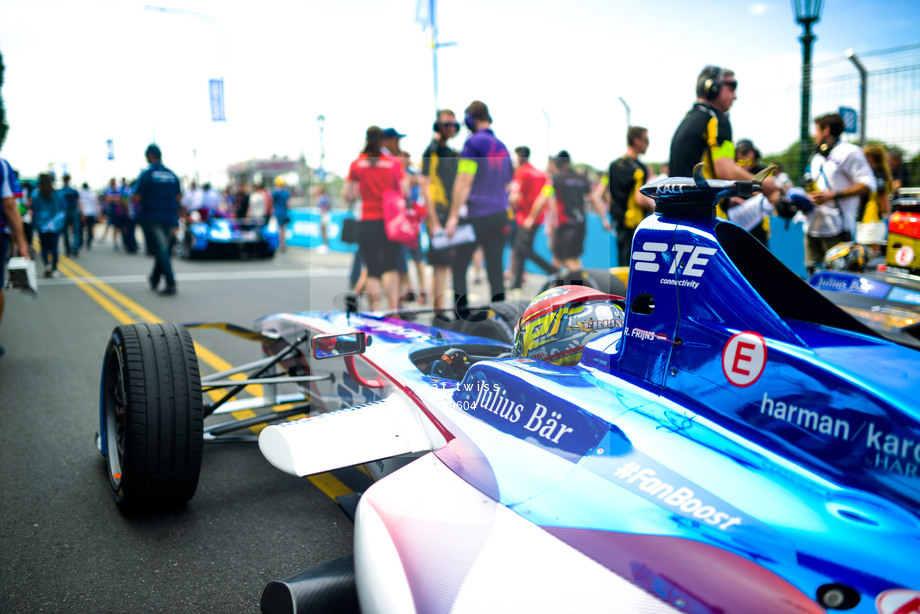 Spacesuit Collections Photo ID 9604, Nat Twiss, Buenos Aires ePrix, Argentina, 18/02/2017 15:32:35