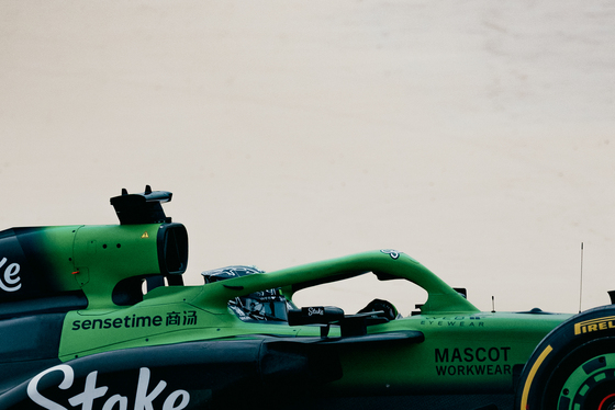 Spacesuit Collections Photo ID 538234, Birgit Dieryck, Formula 1 Aramco Pre-season Testing, Bahrain, 27/02/2025 10:50:24