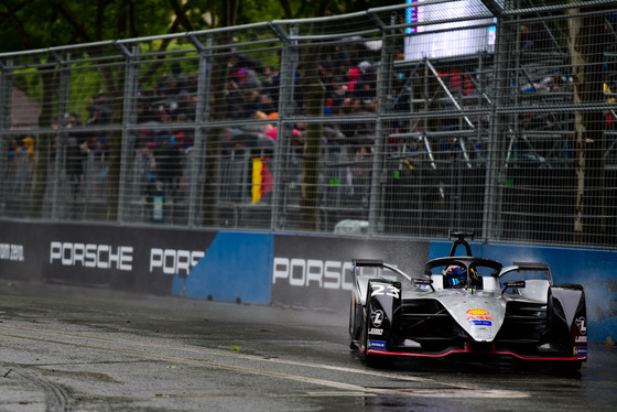 Spacesuit Collections Photo ID 142189, Lou Johnson, Paris ePrix, France, 27/04/2019 16:26:27