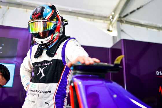 Spacesuit Collections Photo ID 8841, Nat Twiss, Buenos Aires ePrix, Argentina, 17/02/2017 14:57:38