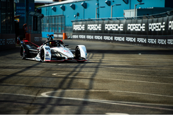 Spacesuit Collections Photo ID 253220, Peter Minnig, New York City ePrix, United States, 10/07/2021 08:15:09