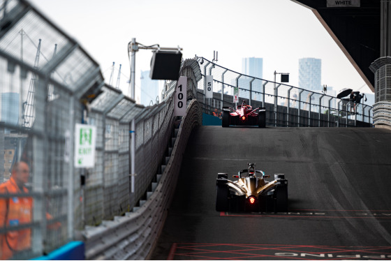 Spacesuit Collections Photo ID 257189, Peter Minnig, London ePrix, UK, 24/07/2021 15:40:11